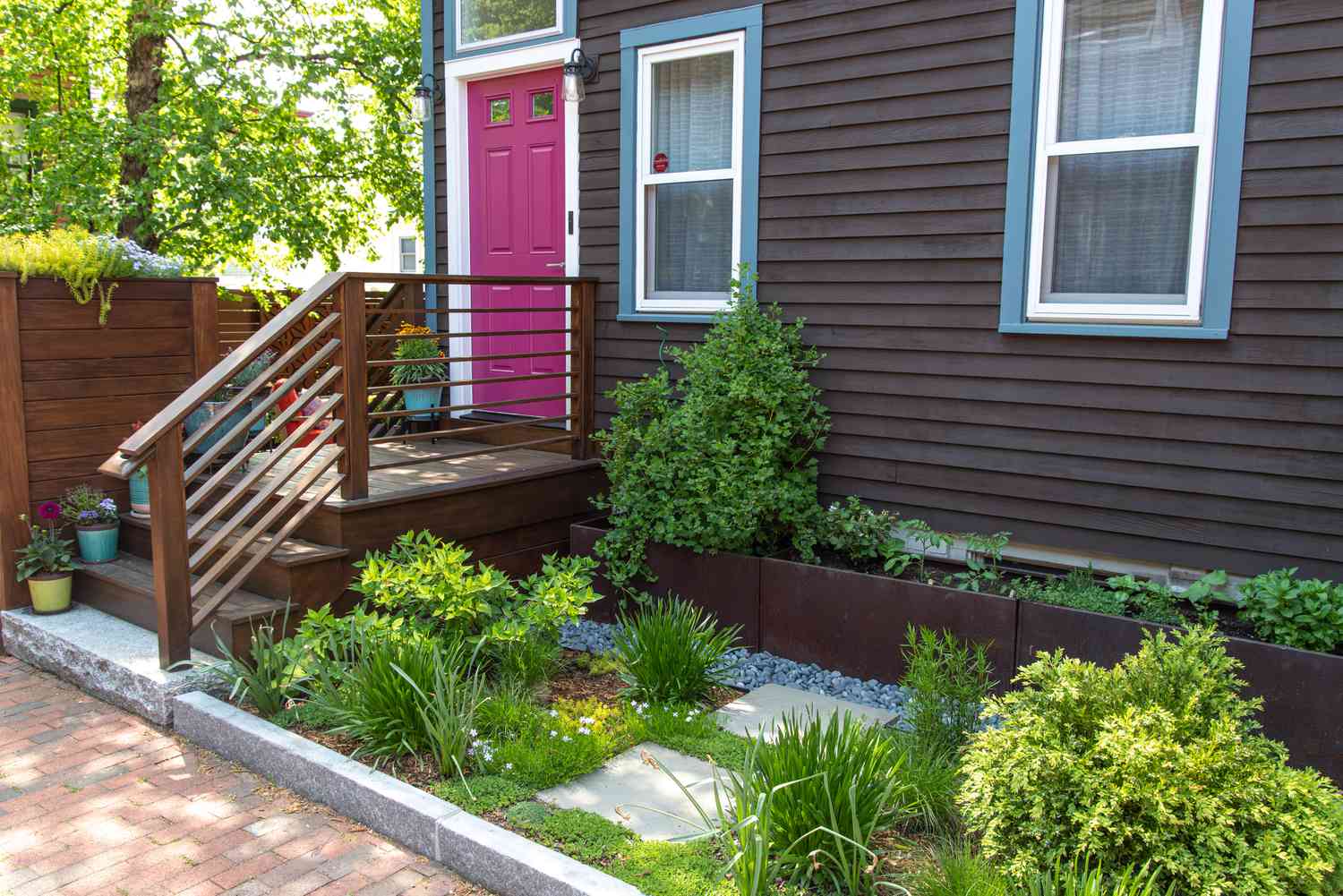 12 Garden Edging Ideas to Keep Your Plantings Tidy