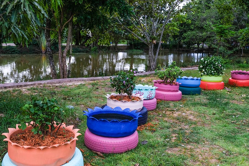 14 Awesome Tire Planter Ideas For the Garden You Try Today | Trees.com