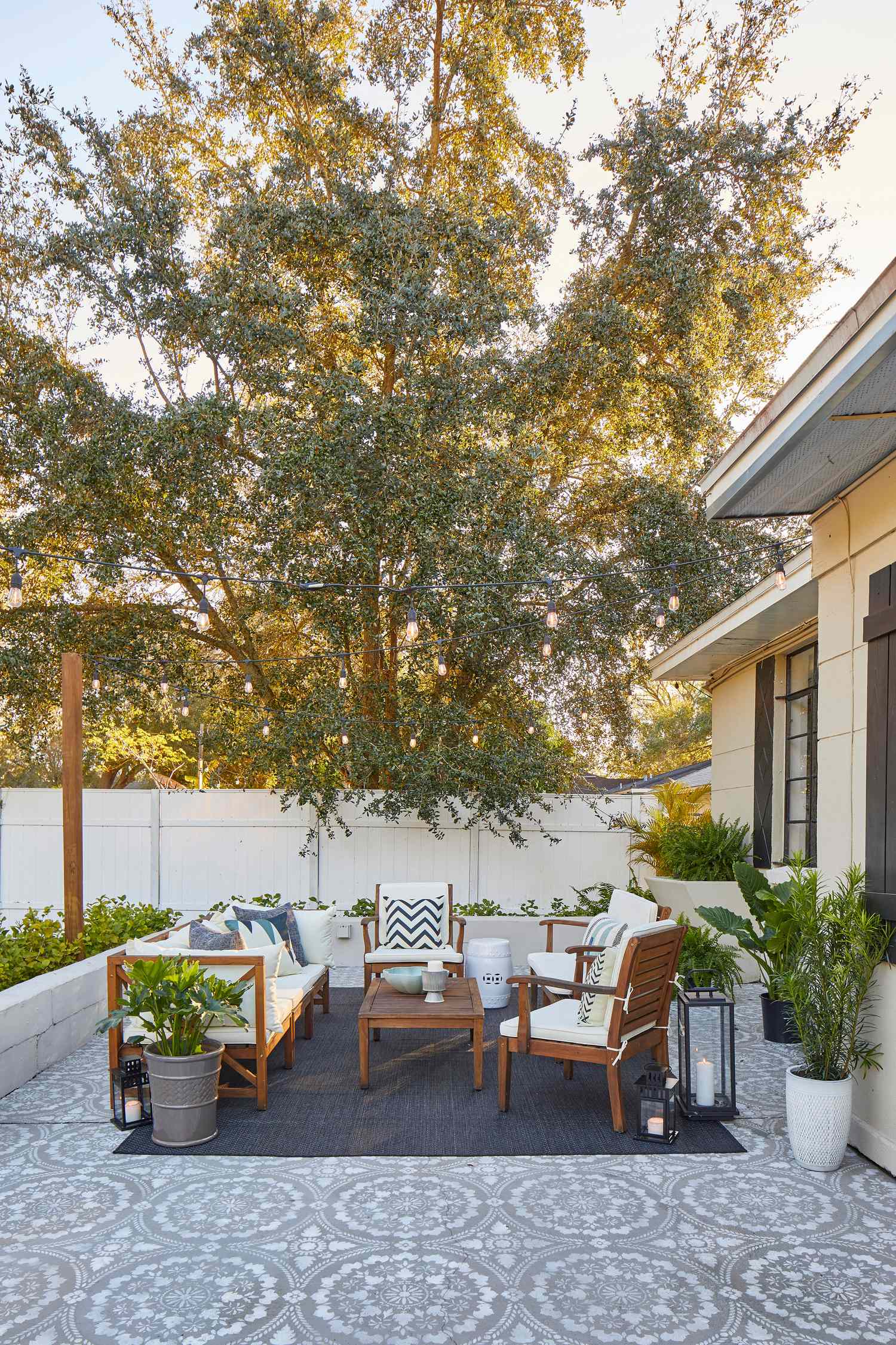 20 Concrete Patio Ideas for a Cozy Outdoor Retreat