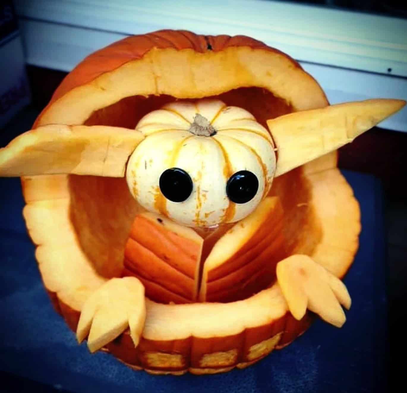 21 Great Last-Minute Carved Pumpkin Ideas For A Spooky Halloween Story - One Kindesign