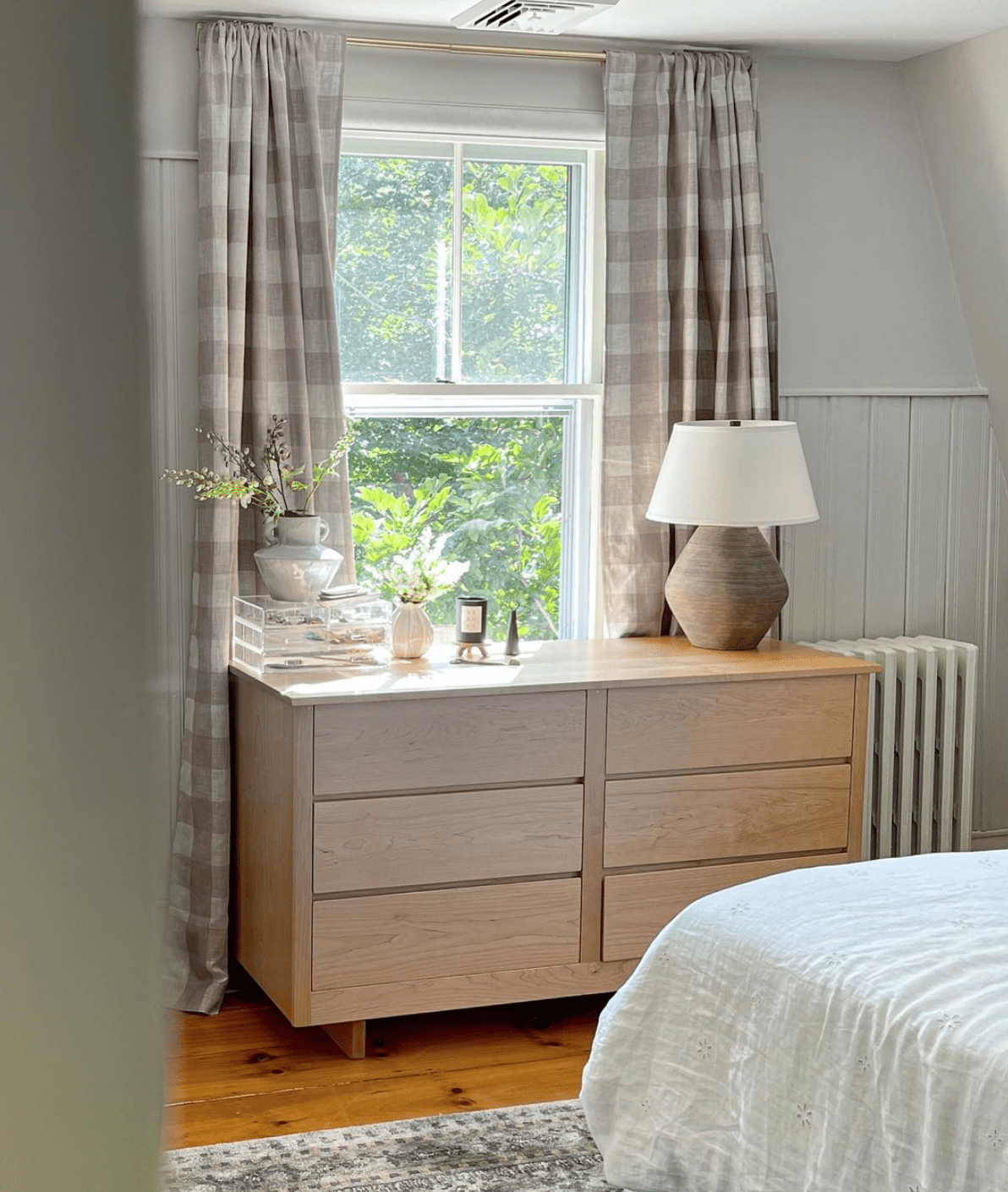 22 Farmhouse-Style Window Treatment Ideas to Try