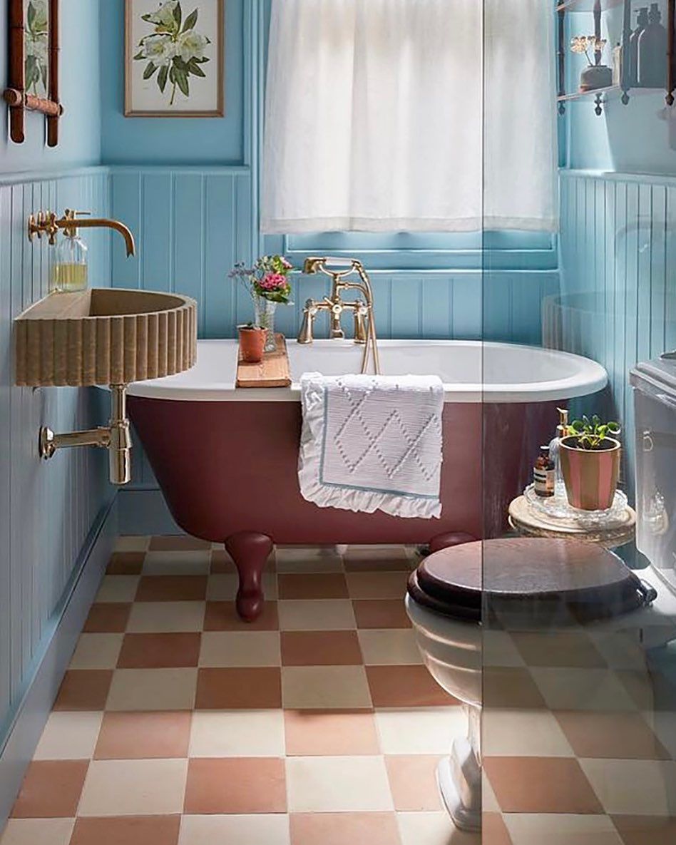 25 Red Bathroom Ideas That Will Never Go Out of Style