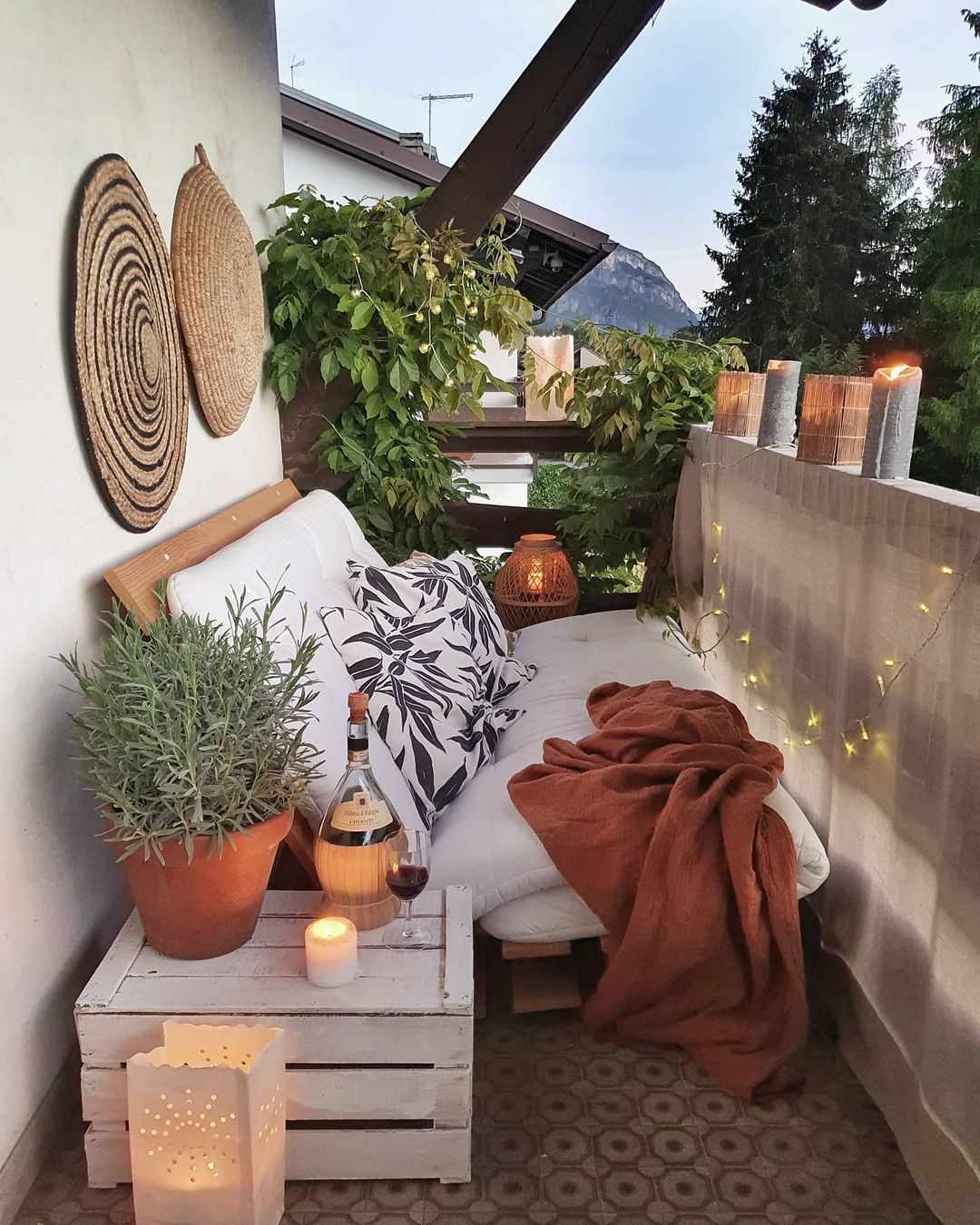 26 Outdoor Privacy Screen Ideas for a Secluded Backyard