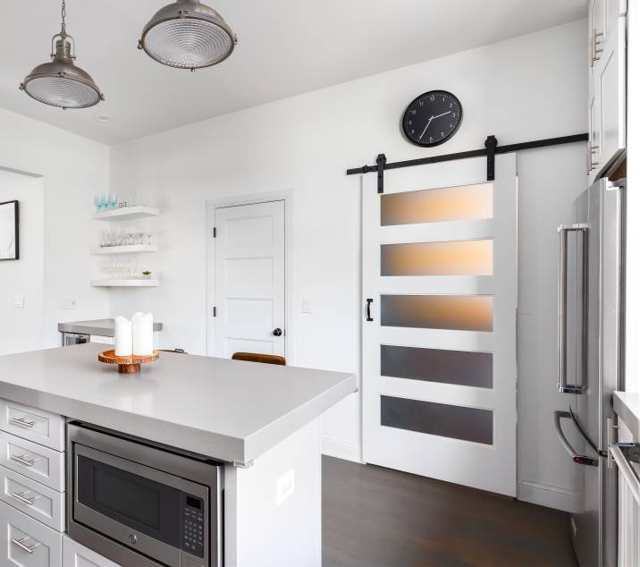 30 Pantry Door Ideas for an Eye-catching Kitchen | Airtasker US