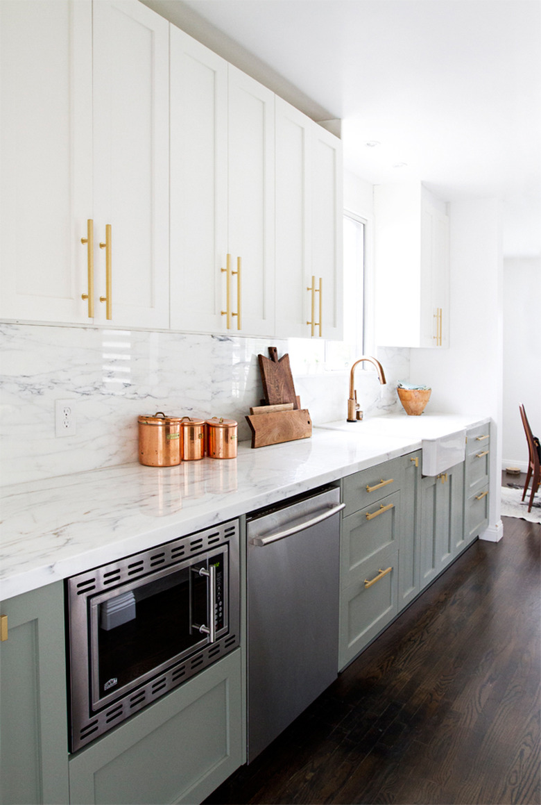 30 Two-Color Kitchen Cabinet Ideas That'll Inspire A Culinary Makeover