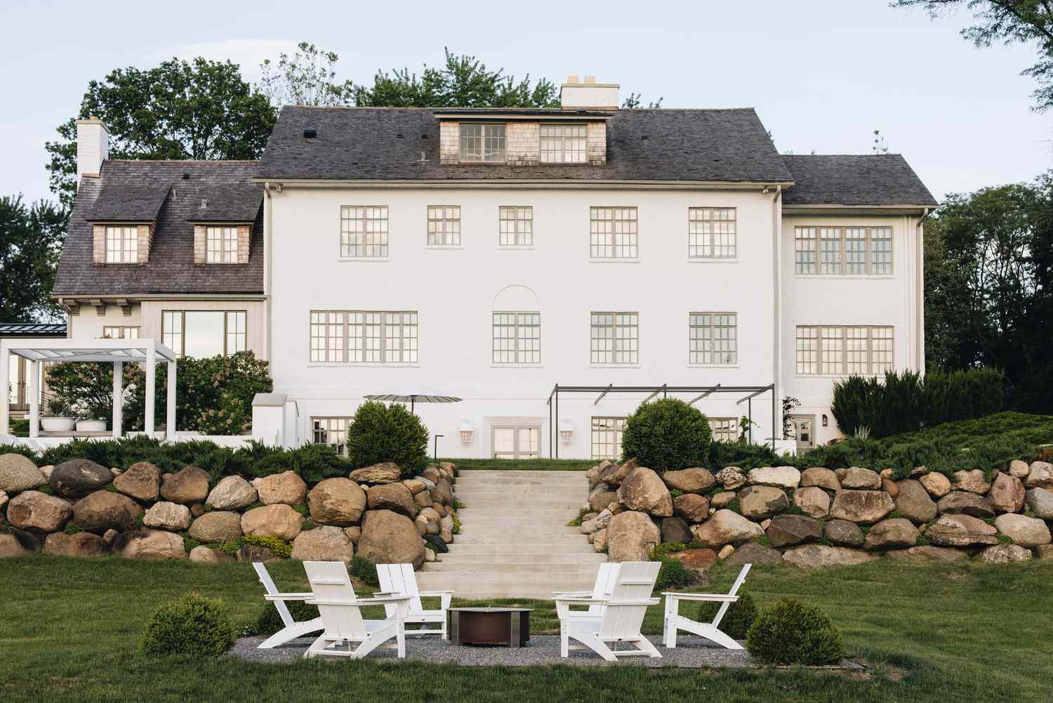 37 Retaining Wall Ideas Perfect for Sloped Backyards