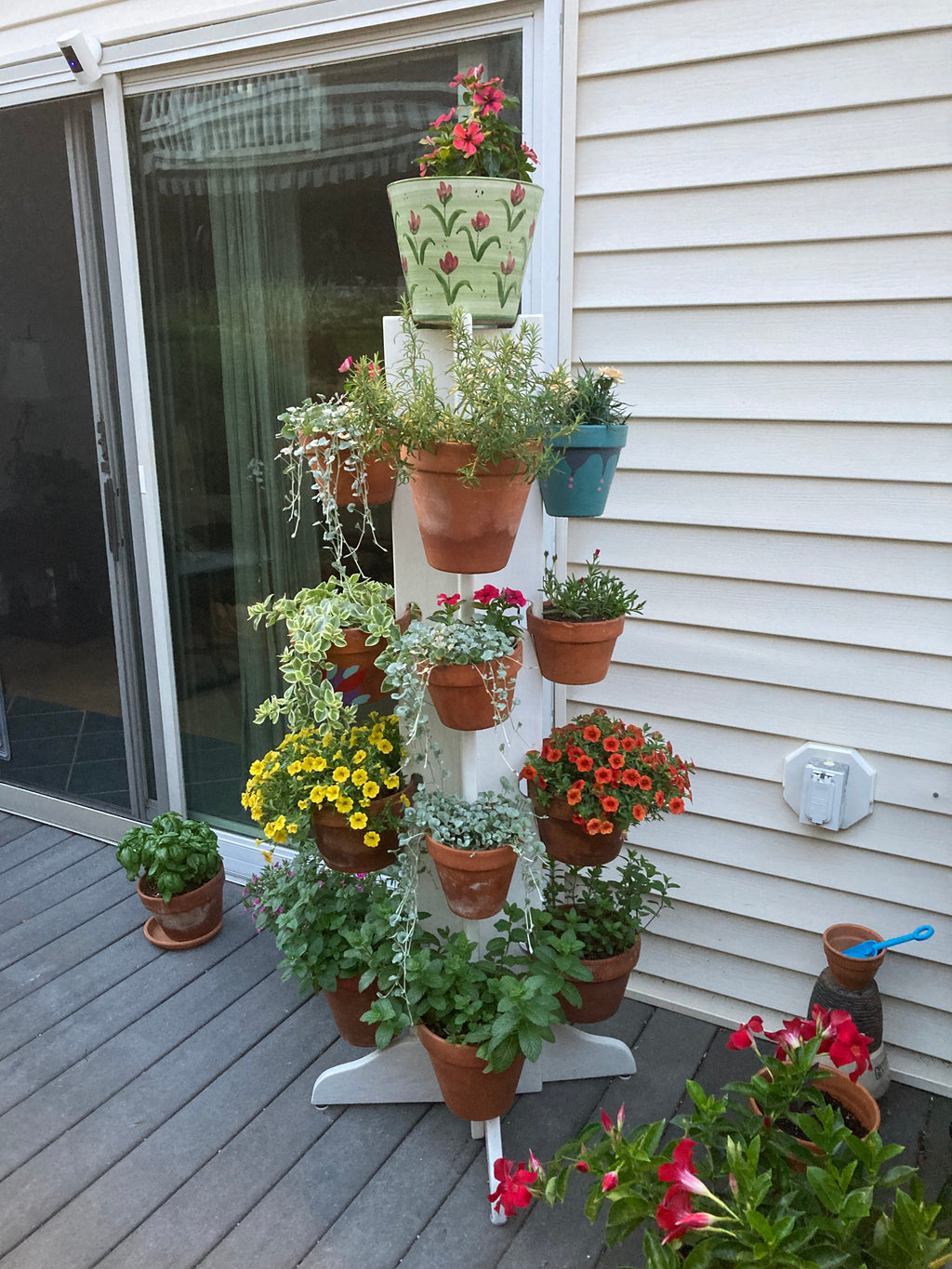 4 Way Standing Towers – Clay Pot Swings