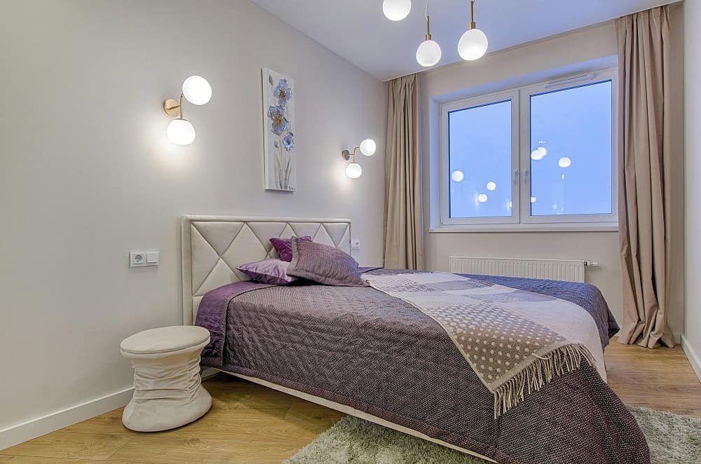 5 Stylish Purple Two-Colour Combinations for Bedroom Walls