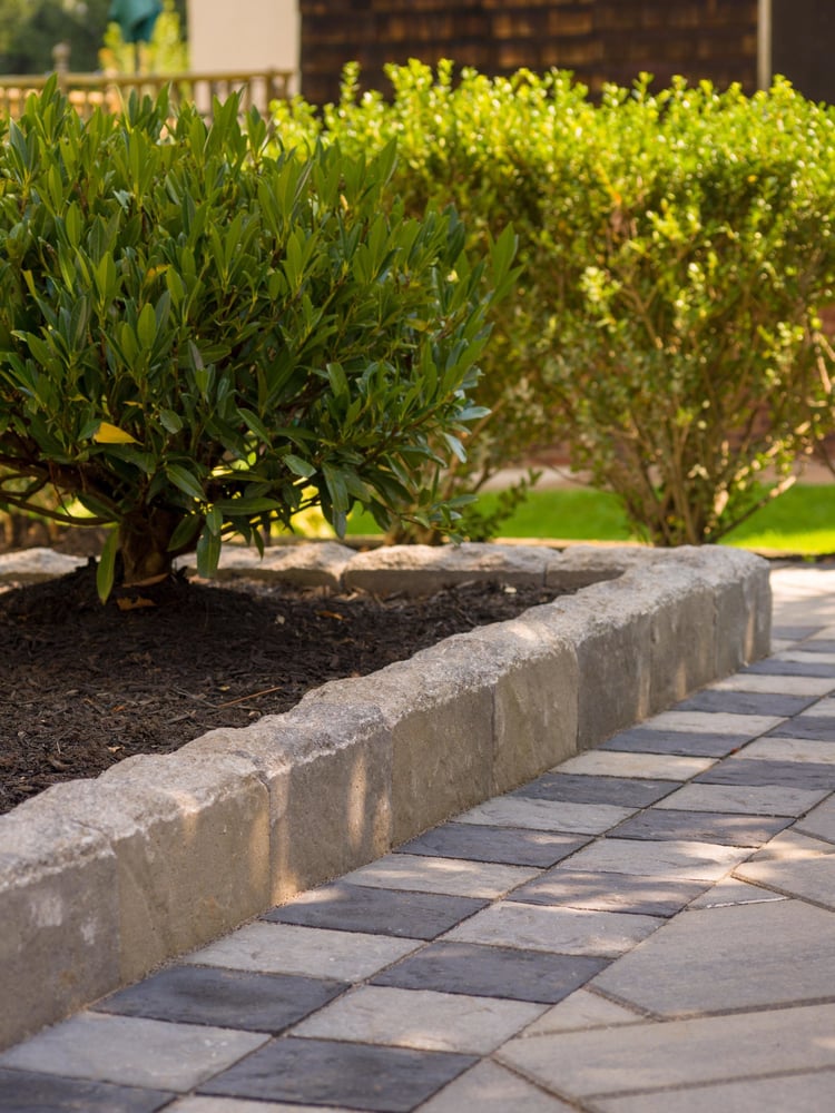 6 Amazing Edging Stone Options for your Landscaping | Techo-Bloc