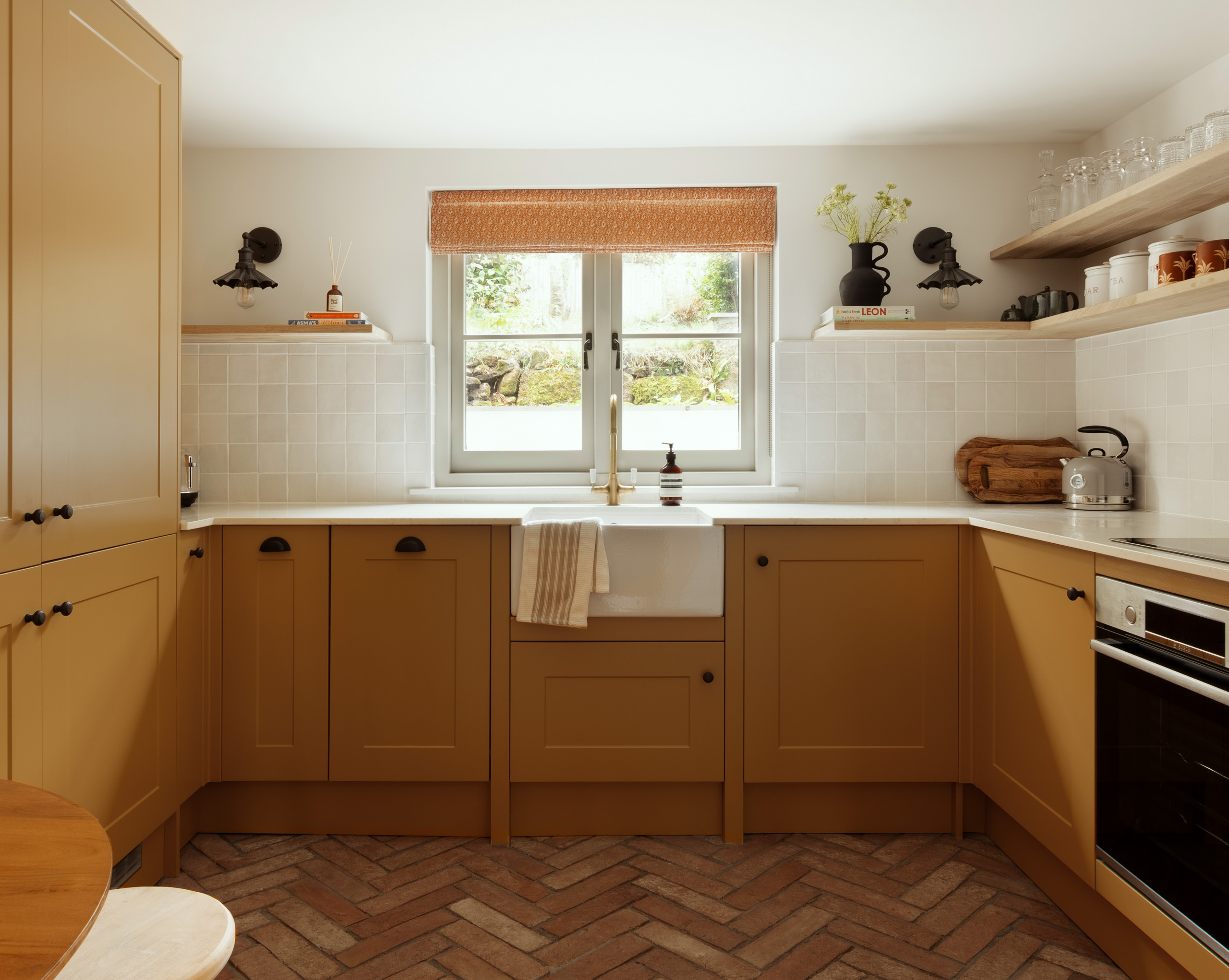 75 Beautiful Kitchen with Terracotta Flooring Ideas and Designs - June 2026 | Houzz UK