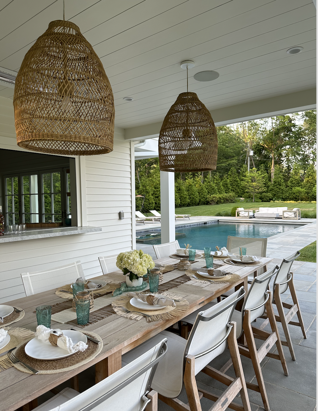 A Beachy Cool Pool House — DESIGNPORT