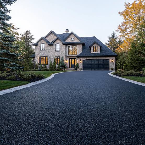 Asphalt Driveway Interlocking in Toronto | Premium Paving