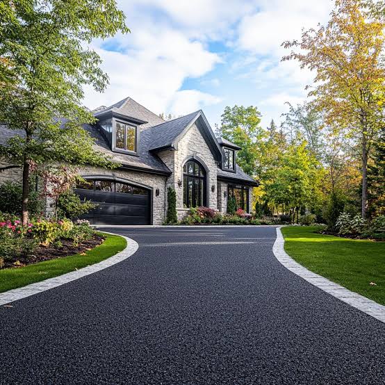Asphalt Driveway Interlocking in Uxbridge | Premium Paving