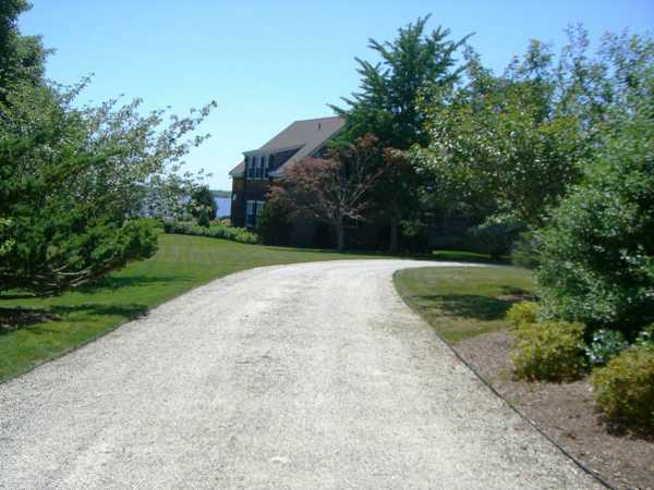 Charming Country Home Driveways, Natural Driveway Landscaping Ideas