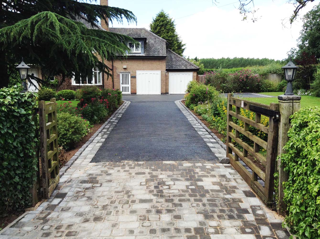 Cobble Paving Leeds | Cobble Paved Driveway Installers Leeds