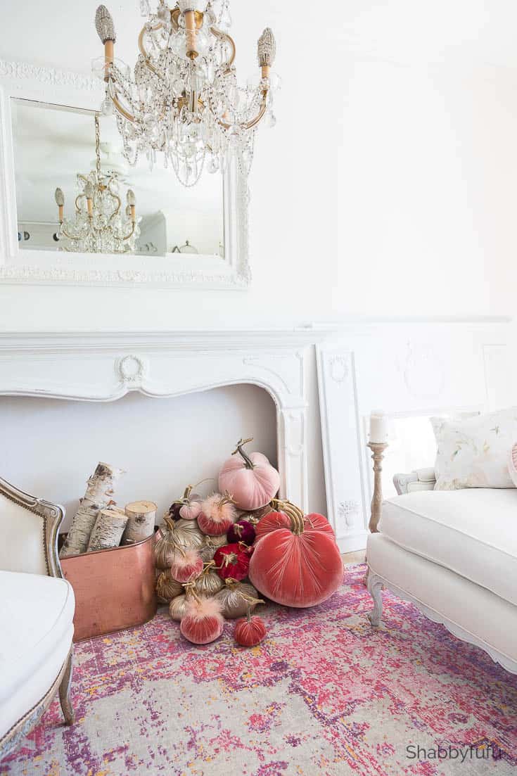 Creative Fall Mantel Decorating Idea! - shabbyfufu.com