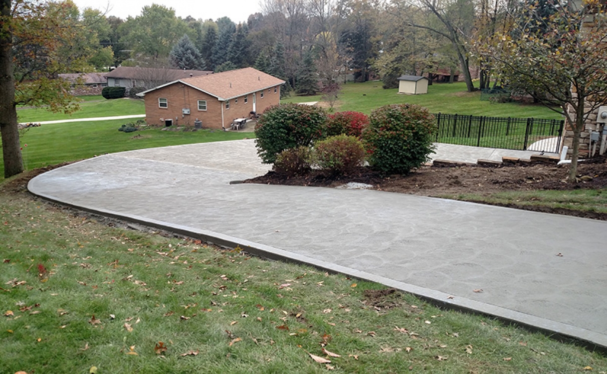 Curved sloping driveway | Domenico Concrete Canton