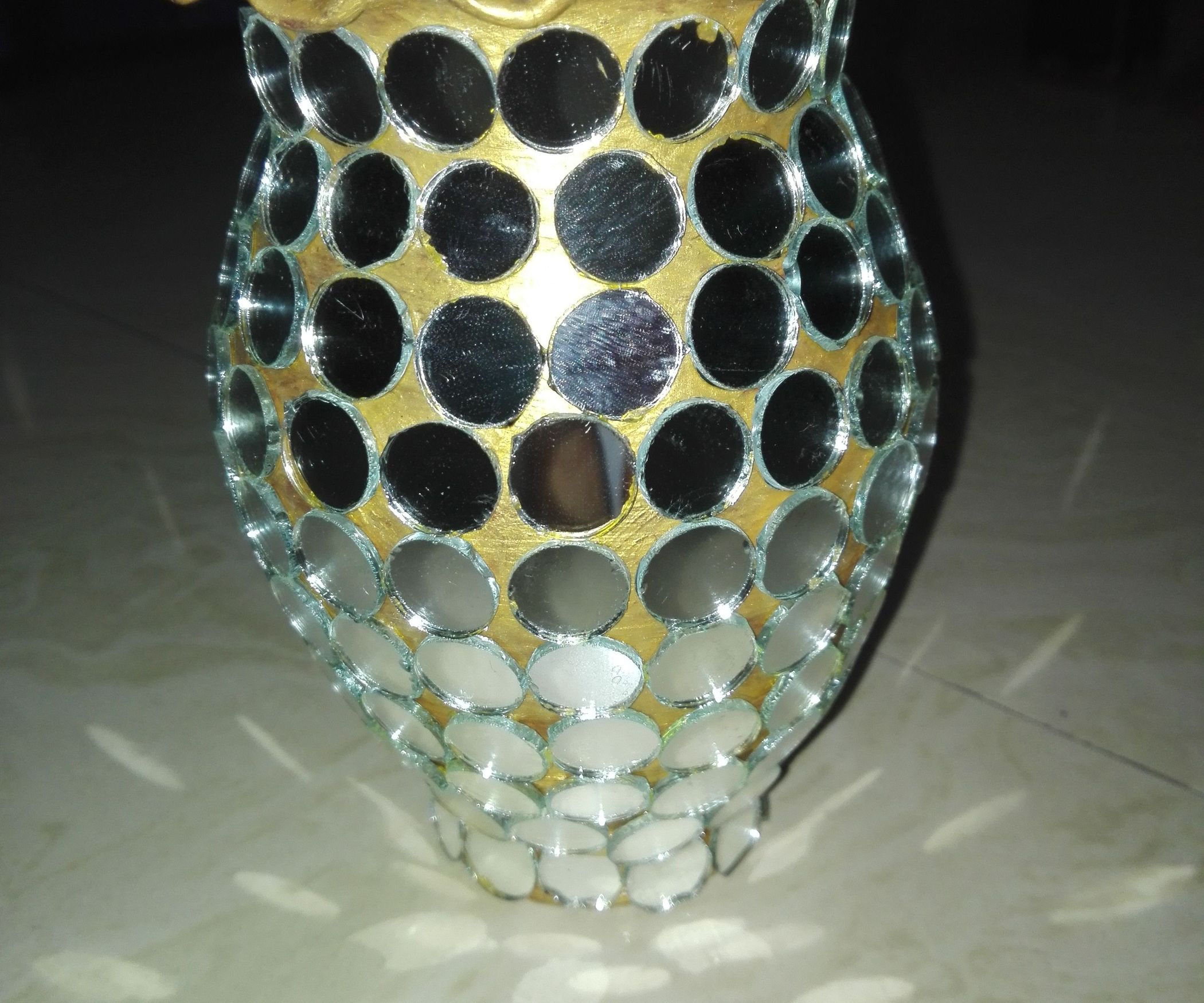 D.I.Y Mirror Vase : 4 Steps (with Pictures) - Instructables