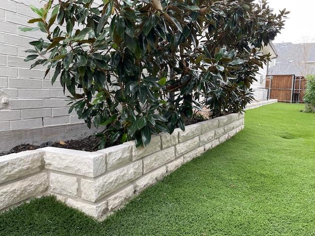Frisco Stone Landscape Edging: Best Materials, Installation Tips & Design Ideas