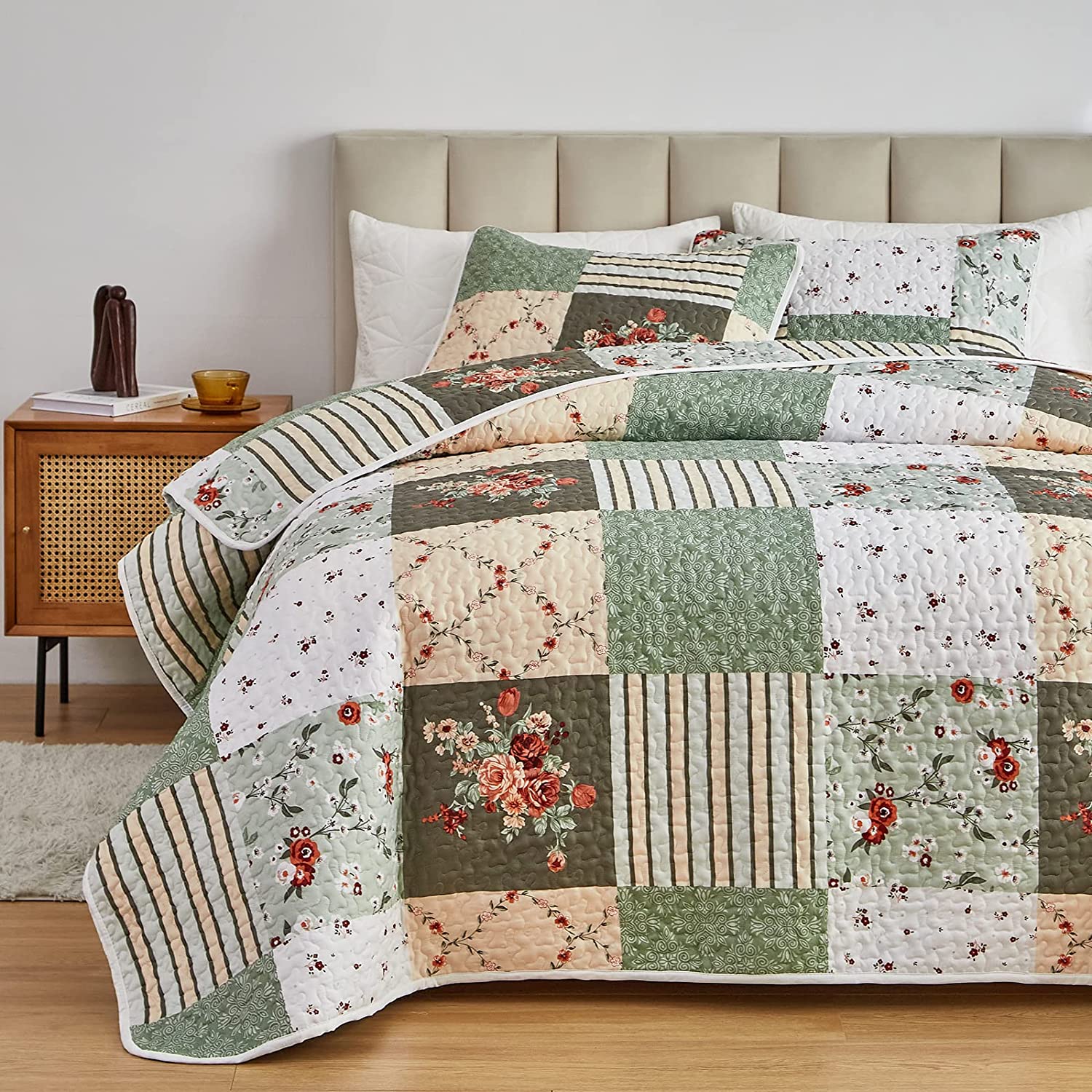 Green & Beige Floral Patchwork 3 Piece Bedding Quilt Set – Maxtona
