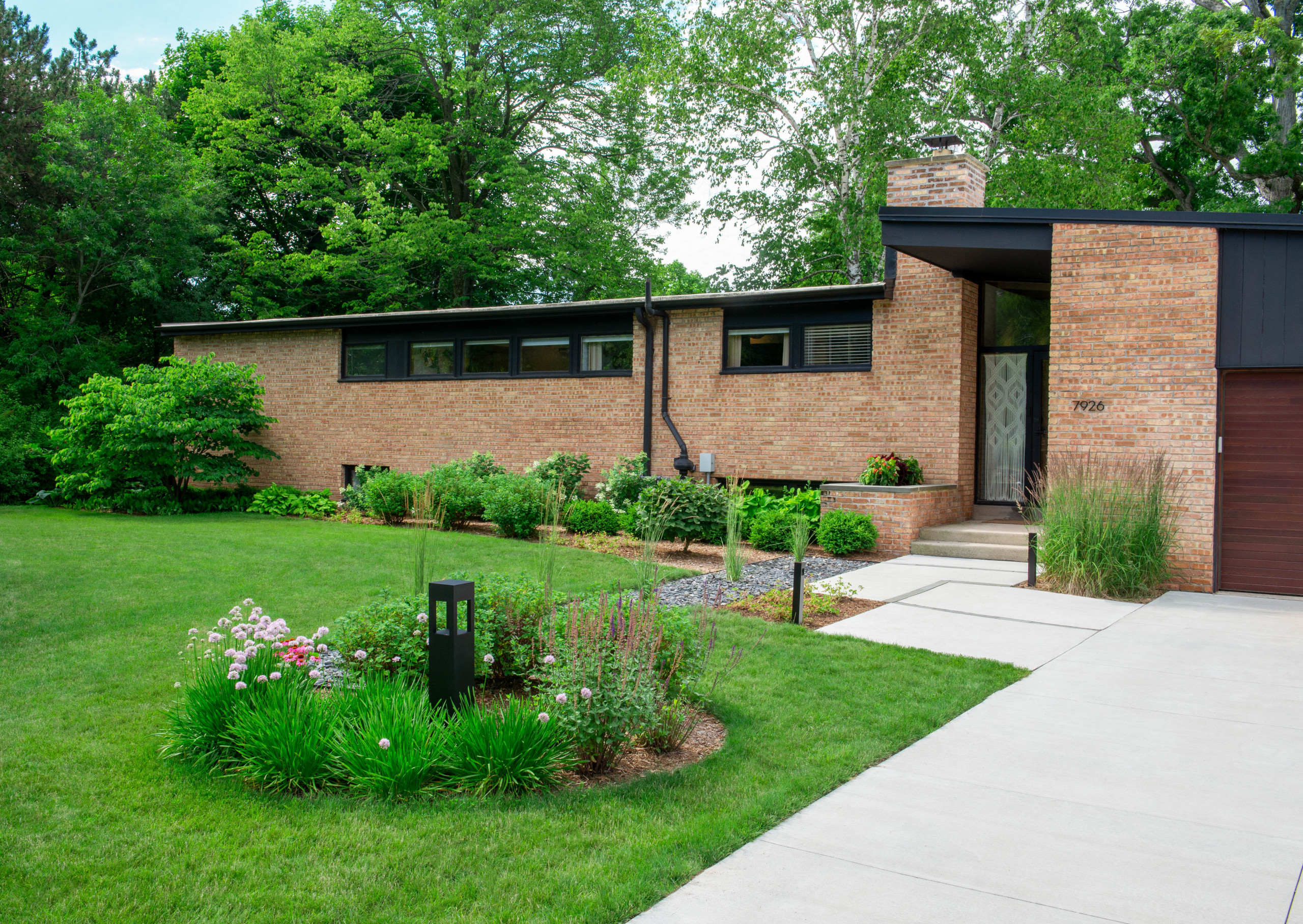 Leenhouts Inspired MCM Landscape - Fox Point, WI
