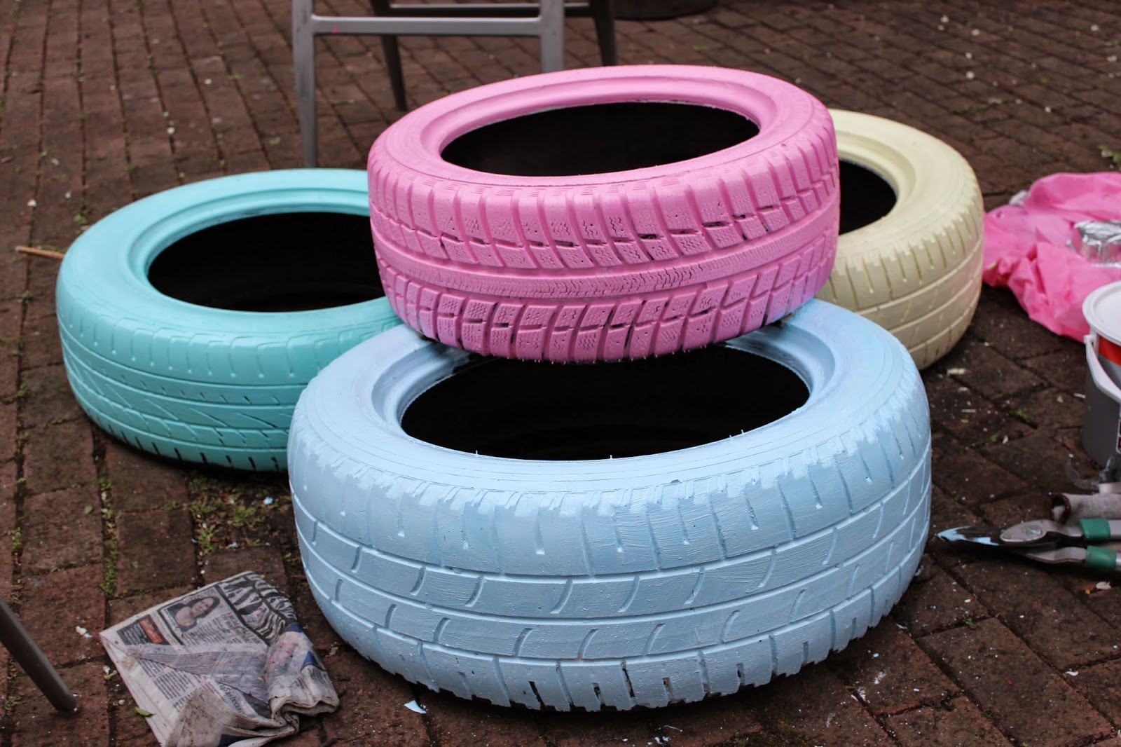 lost in all my selfish thoughts: How To: DIY Tyre Planters