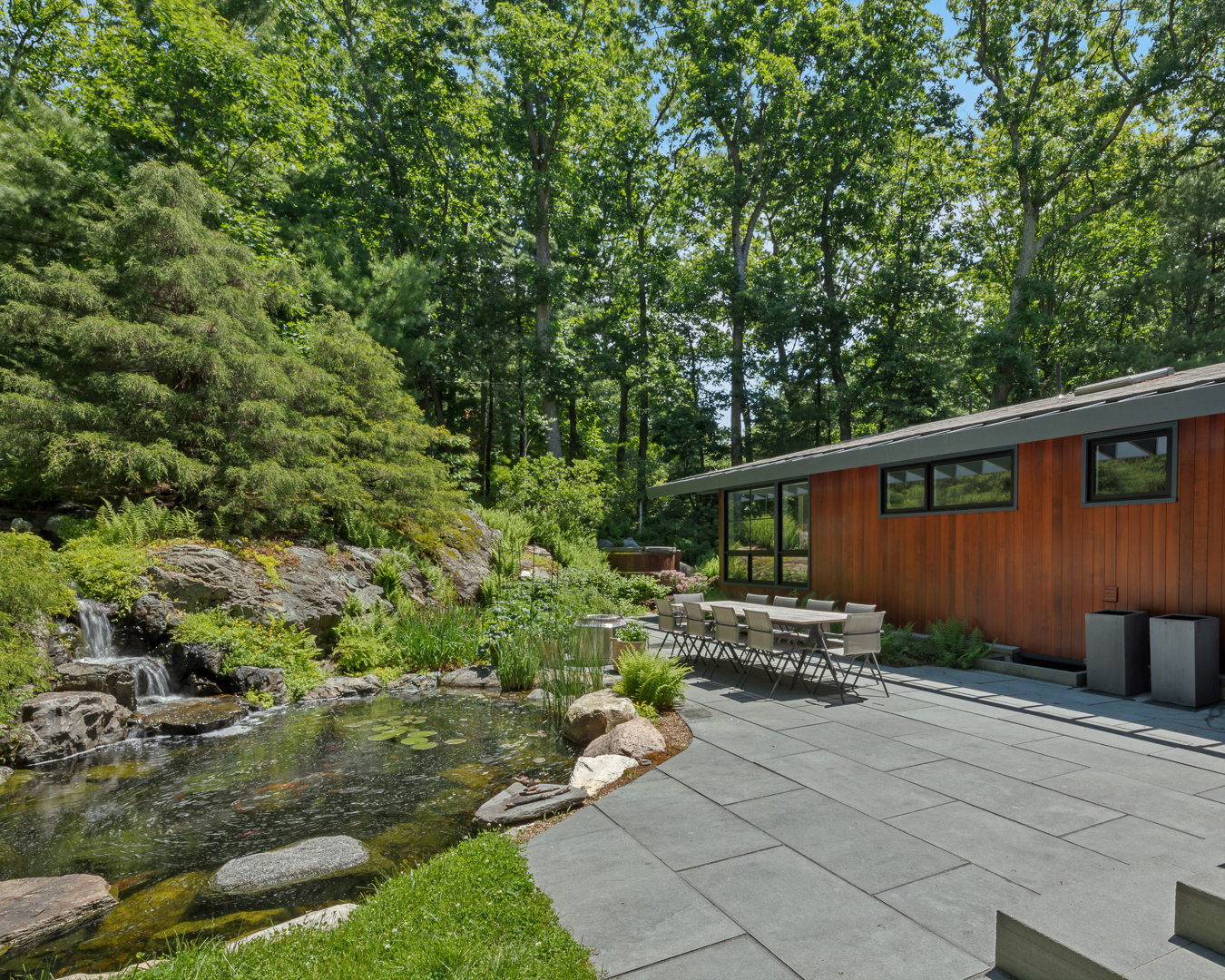 Metrowest Mid-Century Modern - Sculptured Earth