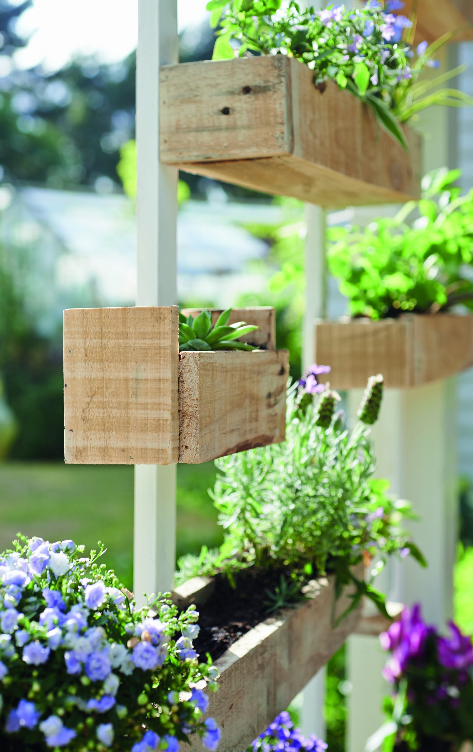 Pallet Wood Projects for Outdoor Spaces