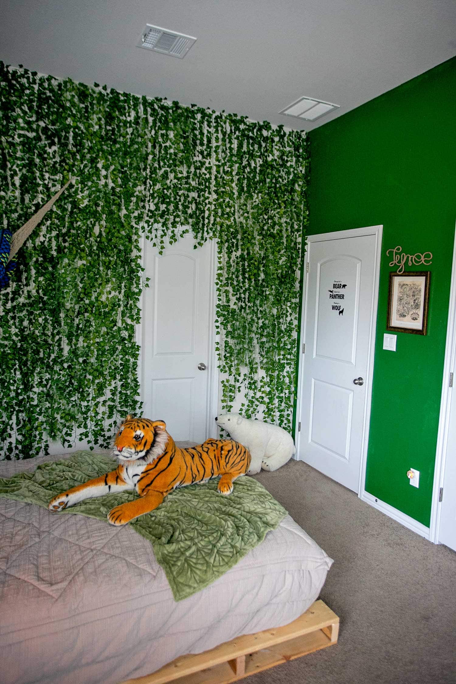 Revealing the Perfect Jungle Room for my Animal-Loving Son