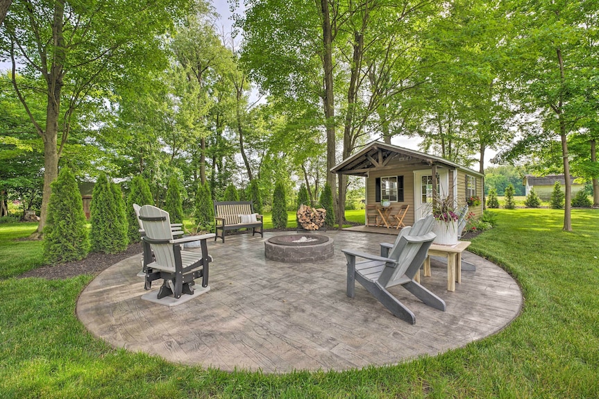 Shipshewana Guest House With Fire Pit!, Shipshewana: Reviews & Hotel Deals | Book at Hotels.com