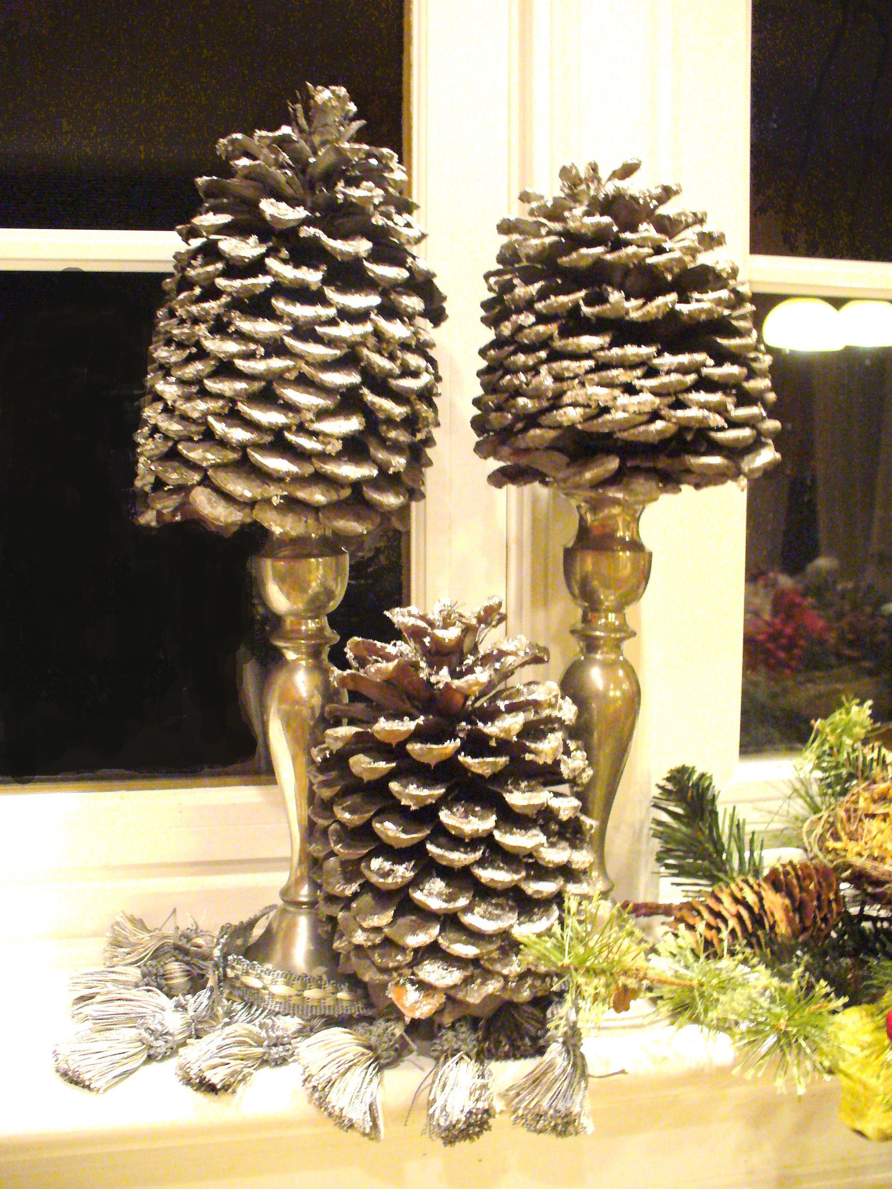 Simple Lucky Silver Holiday Pinecones : 4 Steps - Instructables