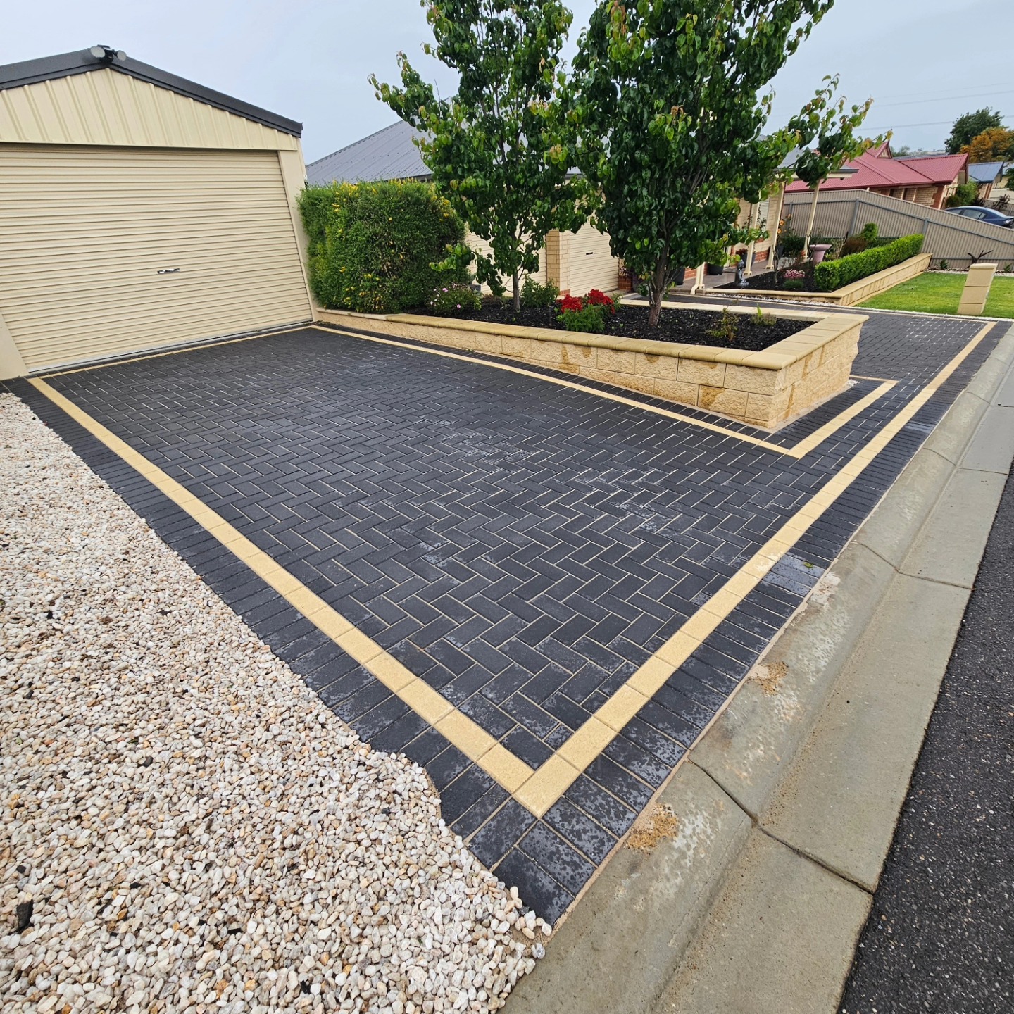 Slope Driveway Pavers Mt Gambier | Australian Paving Centre