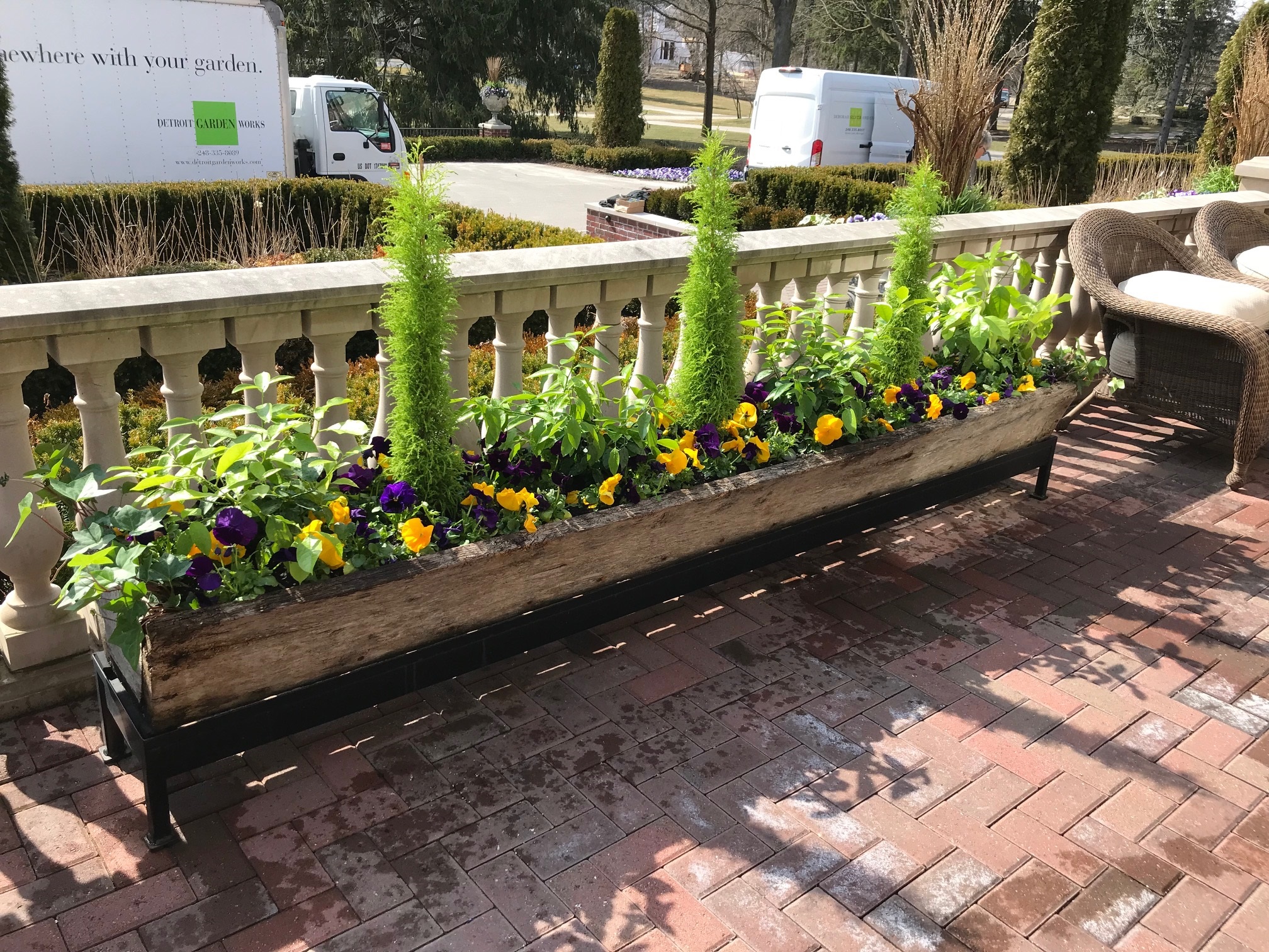 spring container planting | Deborah Silver & Co.