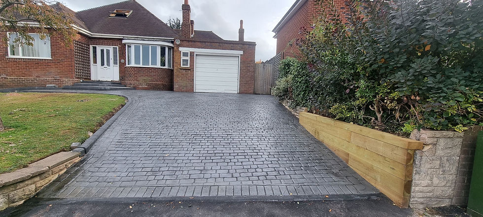 Steep Driveway Ideas: Safe, Stylish Solutions for Sloped Drives | Drive Tech UK