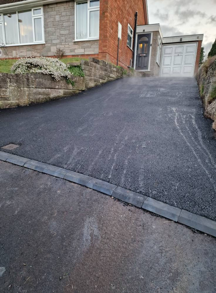 Steep Driveway Ideas: Safe, Stylish Solutions for Sloped Drives | Drive Tech UK