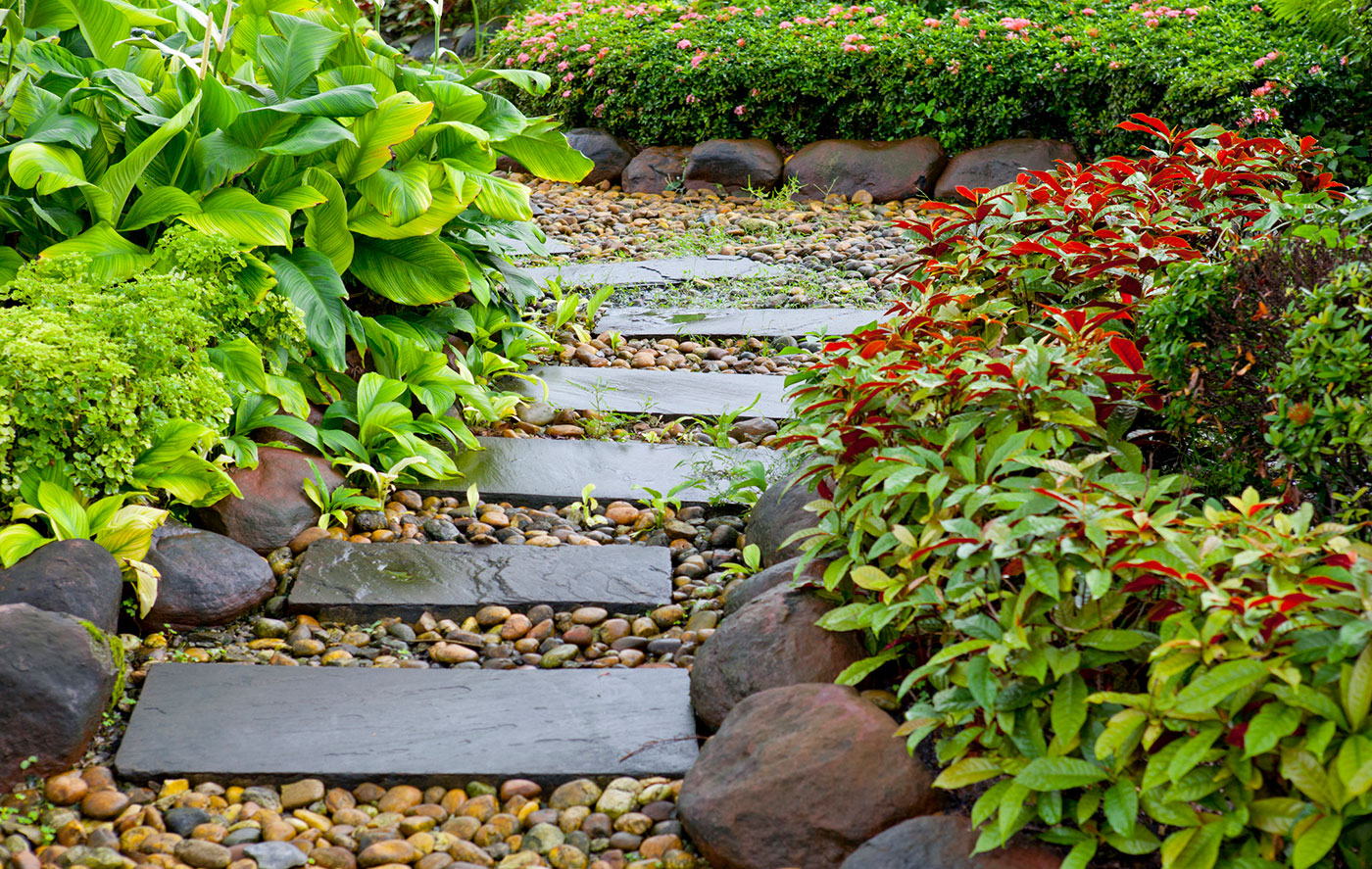 Stepping Stone Walkway Ideas That Are Easy to DIY - Lyngso Garden Materials
