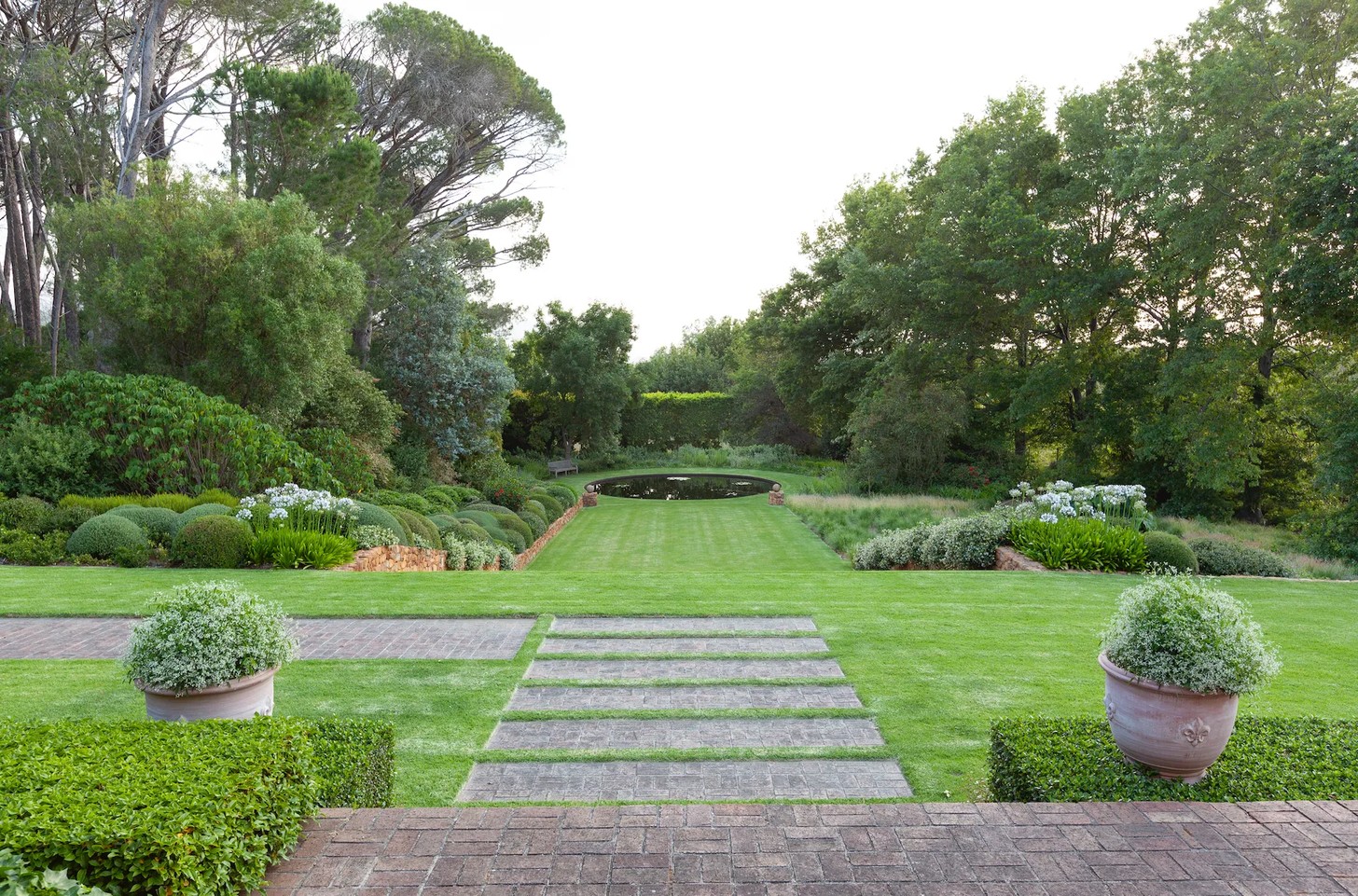 The Year-Round Beautiful Garden: Structure, Evergreens and More