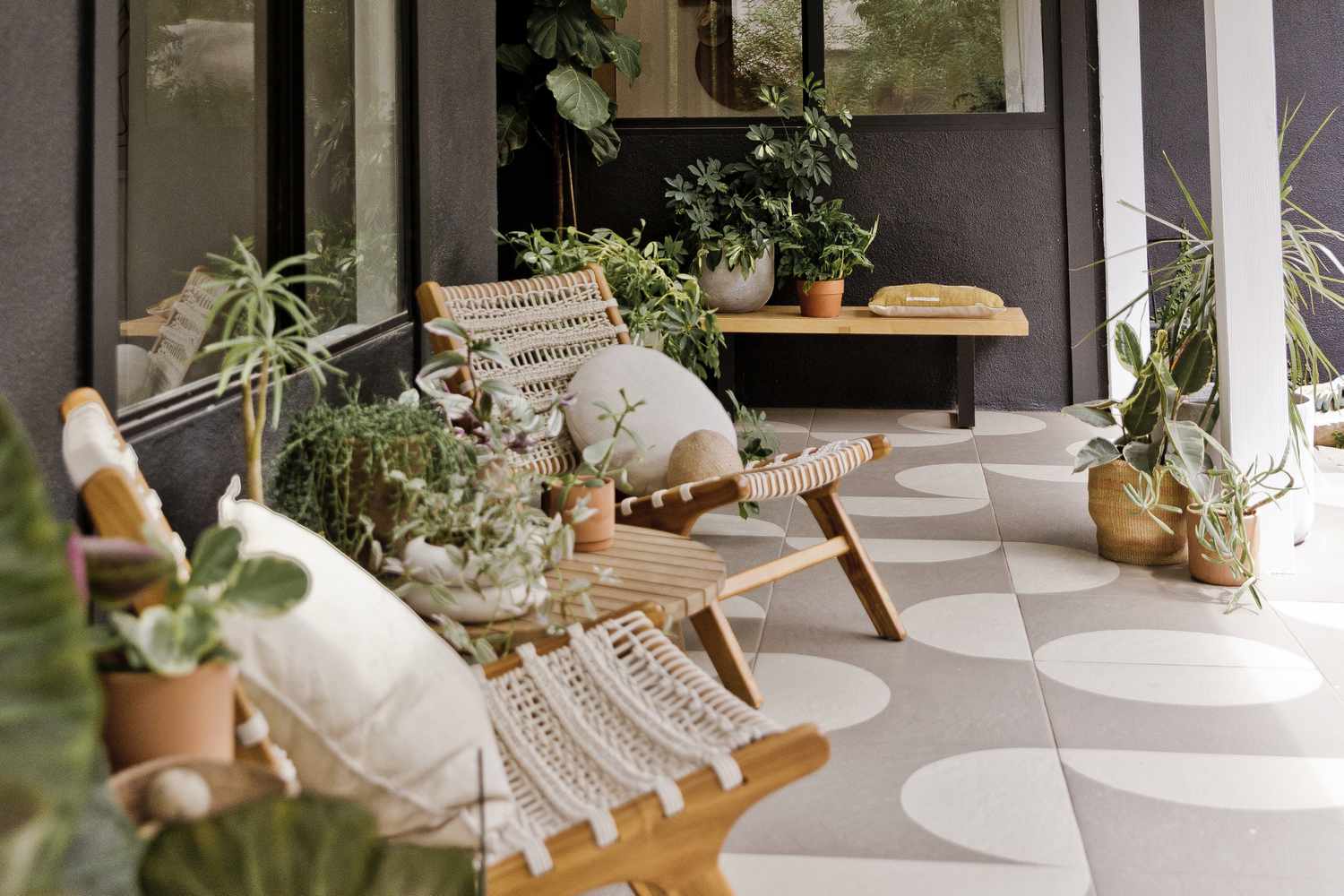 15 Lovely Front Porch Decorating Ideas From Designers