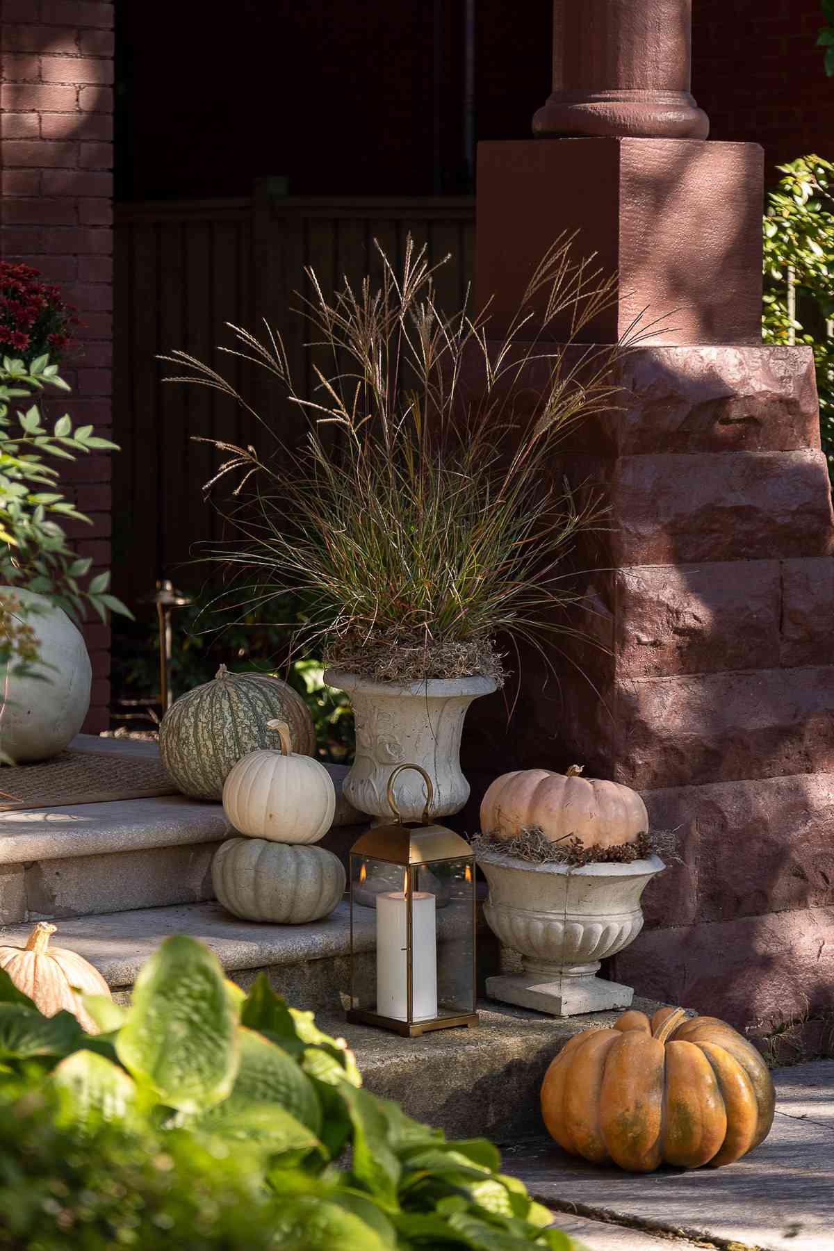 20 Beautiful Fall Porches to Celebrate the Season