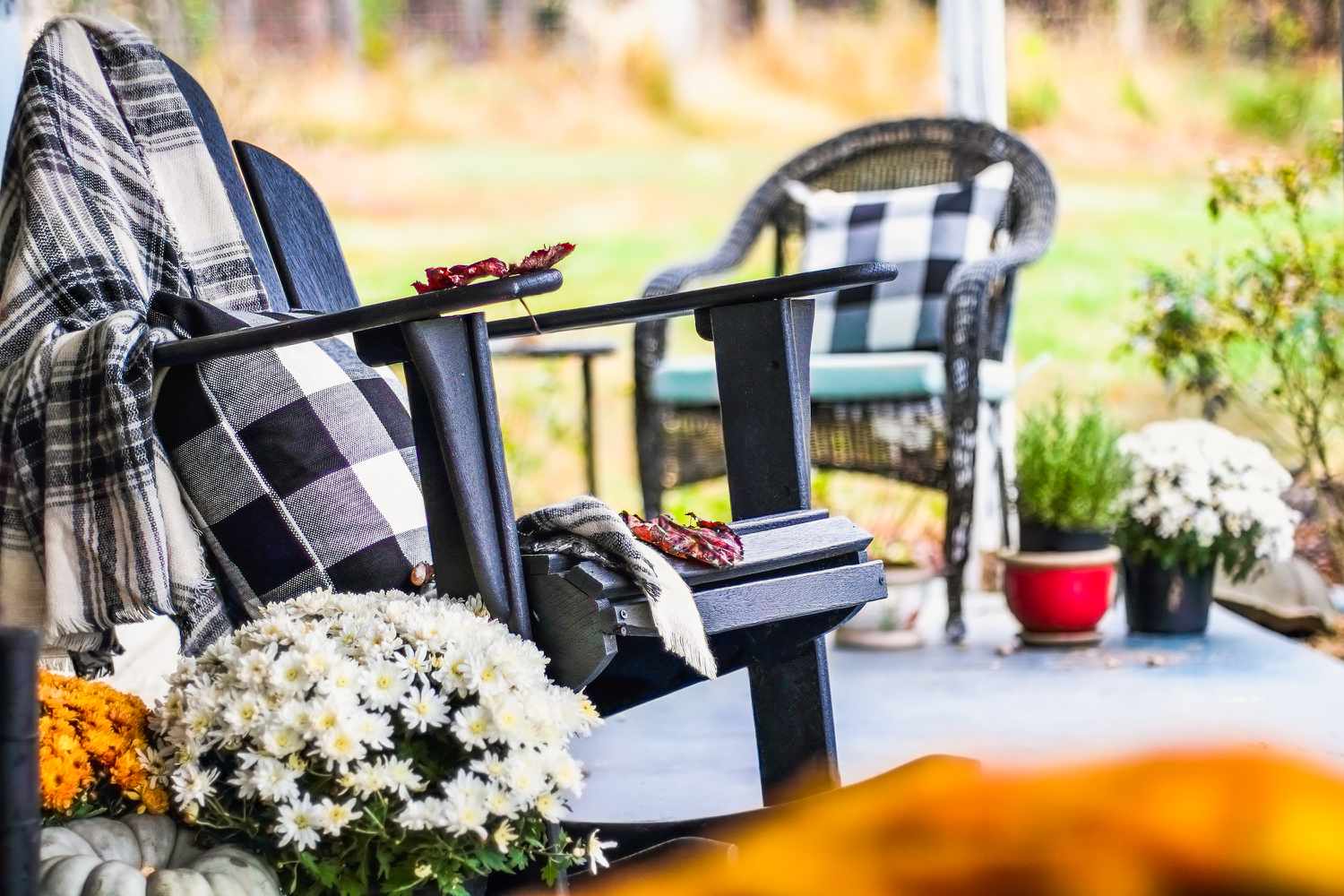 20 Outdoor Fall Décor Ideas That Will Elevate Your Home for the Season