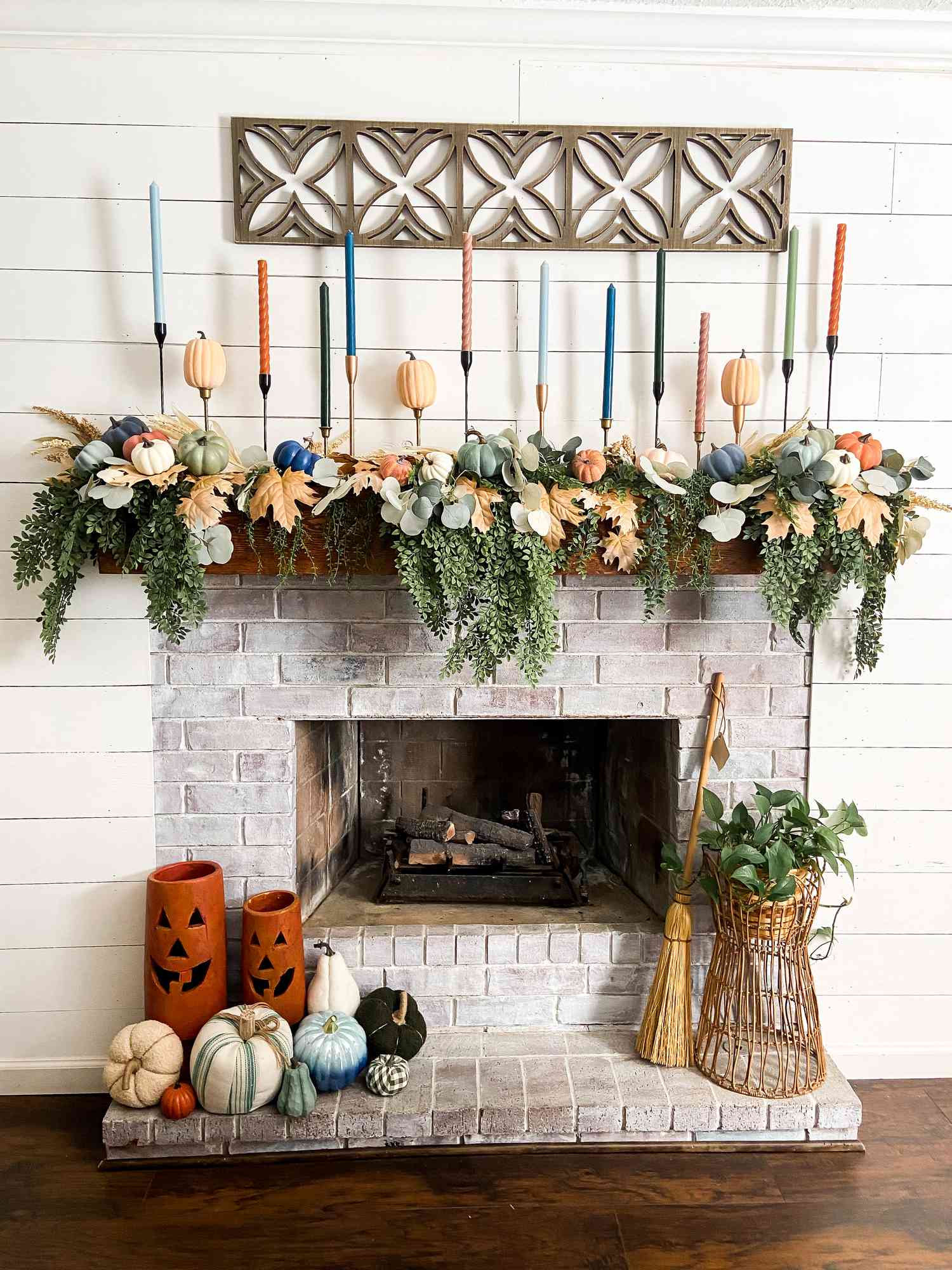 24 Fall Mantel Decorating Ideas for a Cozy, Autumnal Space