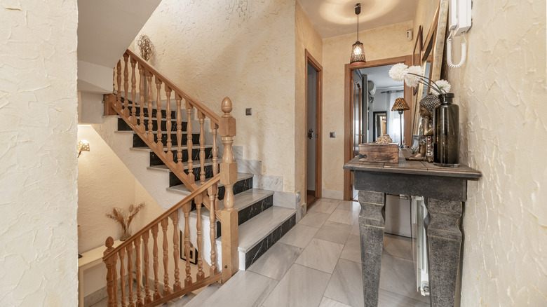 27 Creative Staircase Landing Decorating Ideas That Will Transform Your Space