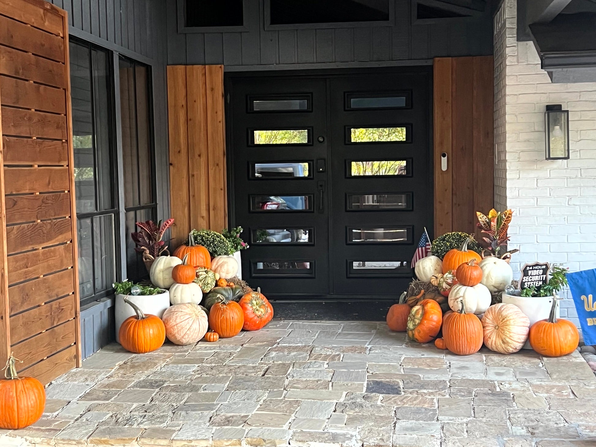 3 Porch Pumpkin Package – The Pumpkin Guys DFW