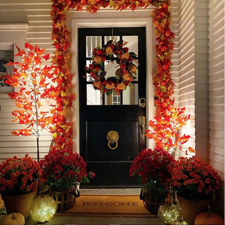 40 Fall Decorating Ideas To Spruce Up Your Outdoor Space