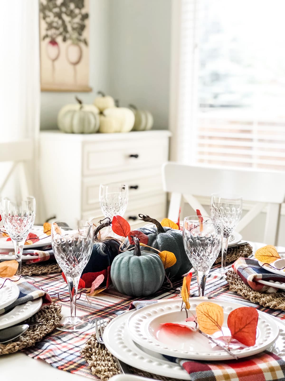 7 Tips for a Simple Fall Tablescape - A Pretty Life In The Suburbs