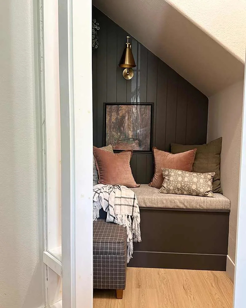 A “Junk” Closet Becomes a Cozy Nook for Reading and Sipping Coffee - Yahoo Style Canada