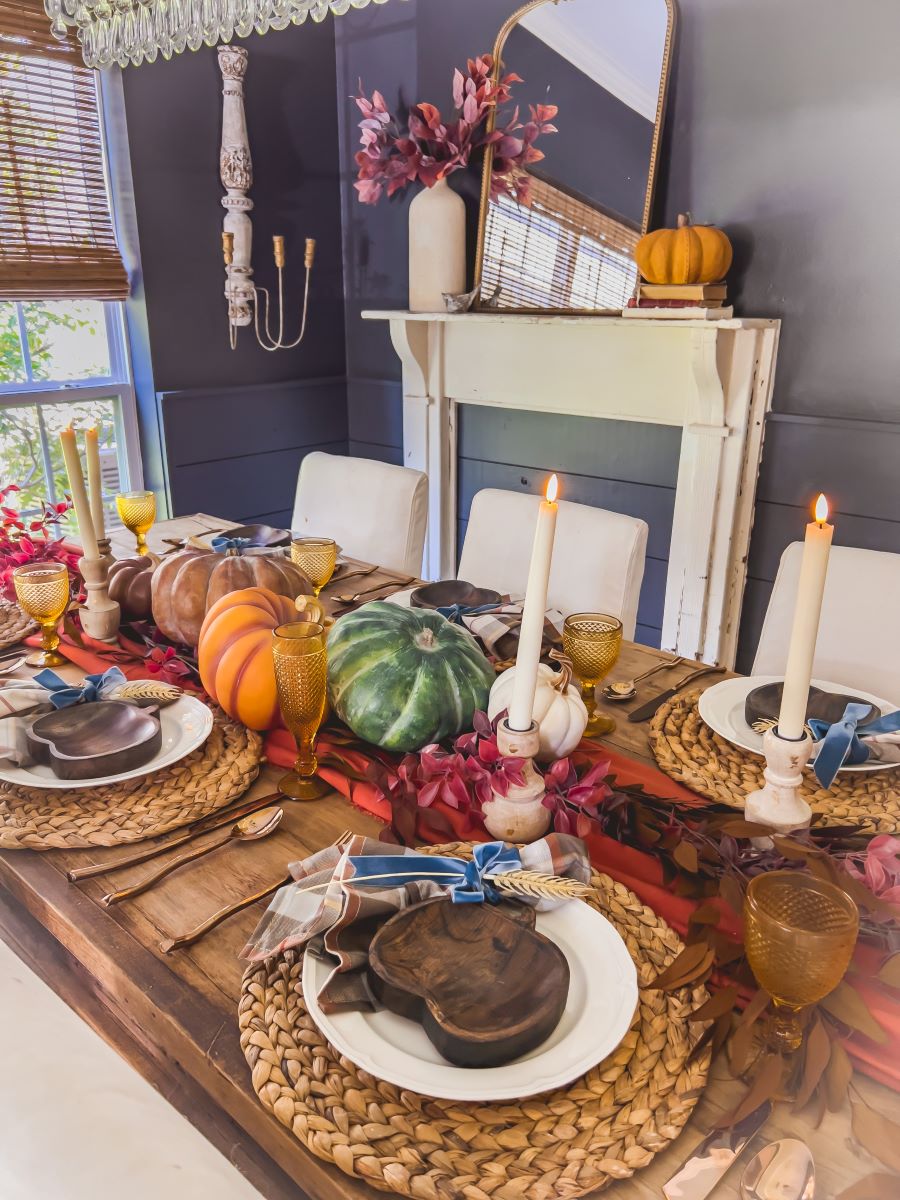 A Simple Fall Tablescape with Fall Colors -