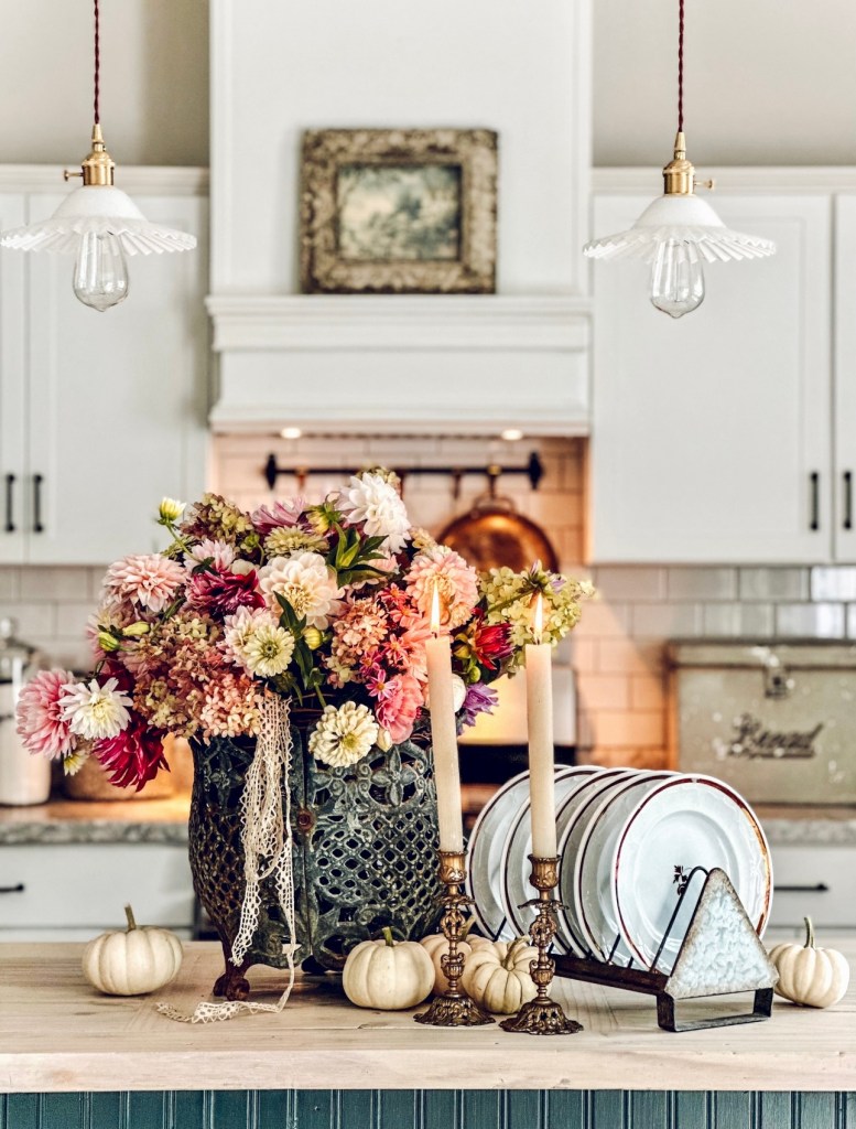 Adding a quick fall touch to my kitchen island - LeCultivateur