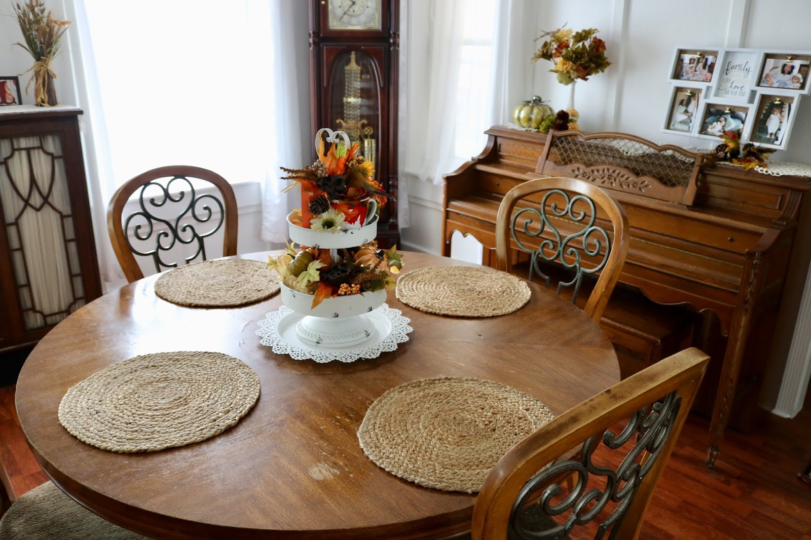 Amy's Creative Pursuits: My Fall Tiered Tray And Other Indoor Fall Decor