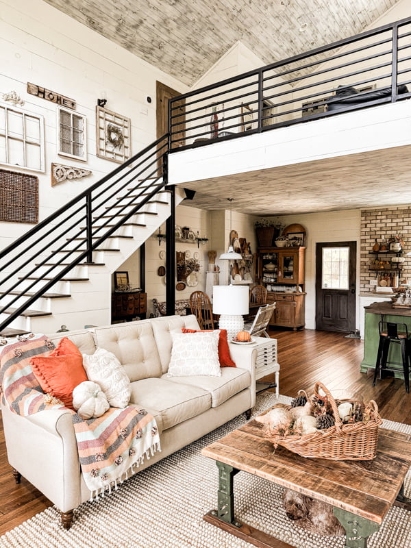 Autumn Fall Home LIving Room Tour: Budget Fall Home Decorations - The Ponds Farmhouse